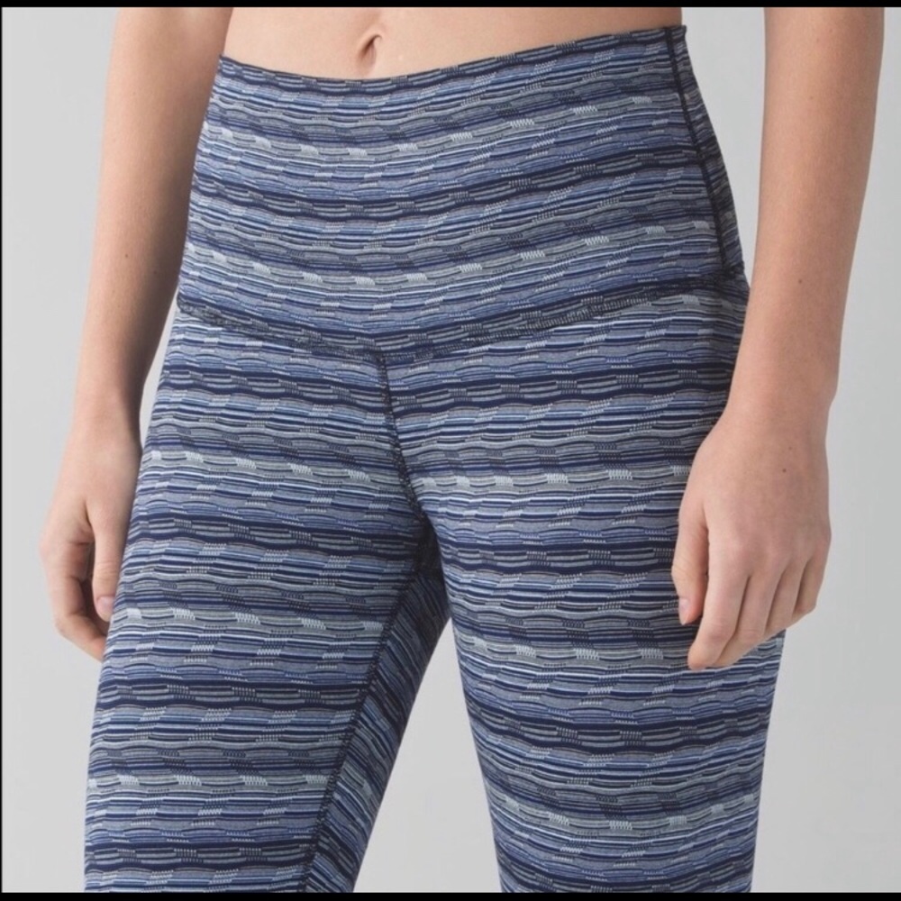 Lululemon Wunder Under Crops Size 4
